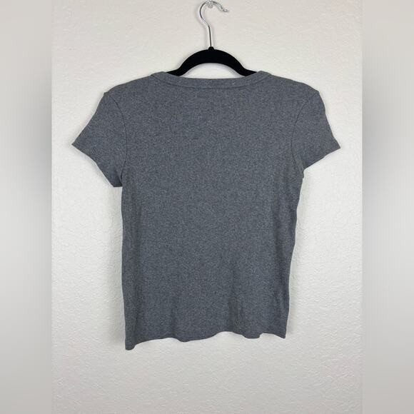 Brandy Melville John Galt Heather Gray New York Cropped Baby Tee Size Small - Picture 4 of 6
